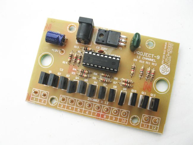โครงงาน 9 (วงจรไฟวิ่งอัตโนมัติ 12 ช่อง 10 รูปแบบ)