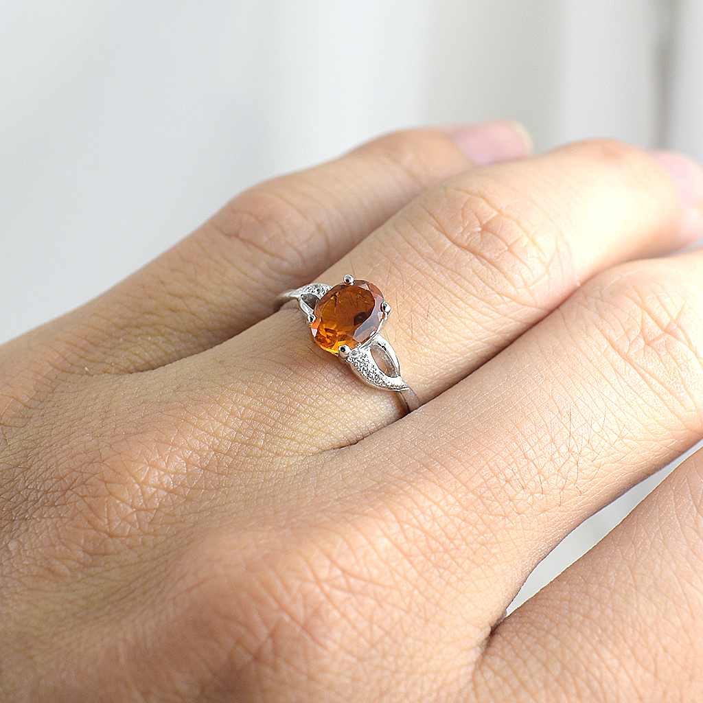 SKJewelryfactory แหวนเงินแท้ 92.5% ฝังพลอยซิทรินแท้ สไตล์เรียบหรู ER02417-CIT