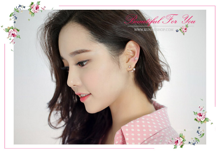 ตุ้มหู ต่างหู สีโรสโกลด์ รูปดาว ประดับด้วยเพชร สวย น่ารัก แบบแป้สเสียบ ขนาด : 2 cm.