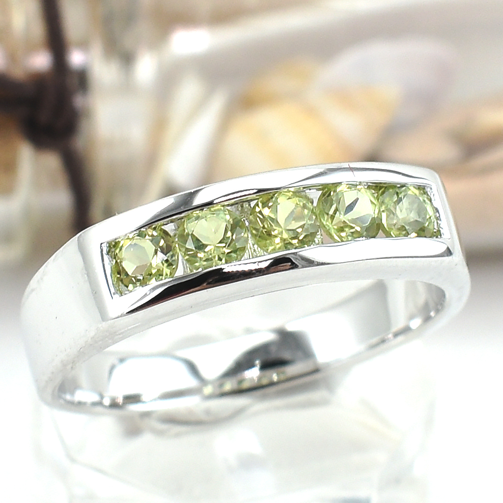 SKJewelryfactory แหวนแถวพลอยเพอริดอทแท้ ขนาดพลอย 3.0 มิล ER00690-PDT