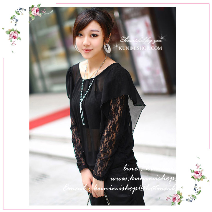  เสื้อซับในผ้าลายลูกไม้แบบมีสายคล้องไหล่ สวยหวาน จะใส่เป็นซับใน หรือ จะใส่แบบเป็นซีทรูก็สวย เพราะมีผ้าลายลูกไม้ประดับ สวยทันสมัยมากคะ รอบอกไม่เกิน 34 นิ้ว มี 3 สี ขาว , ดำ , และ สีเนื้อ