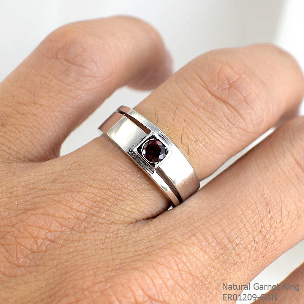 SKJewelryFactory แหวนปลอกมีด พลอยโกเมนแท้ สไตล์แหวนปลอกมีด ER01209-GAN