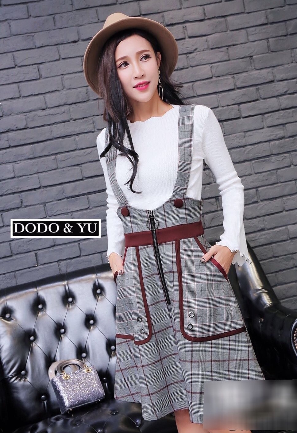 เสื้อผ้าเกาหลี พร้อมส่ง ชุดเซ็ทเสื้อ-เอี๊ยมกระโปรง