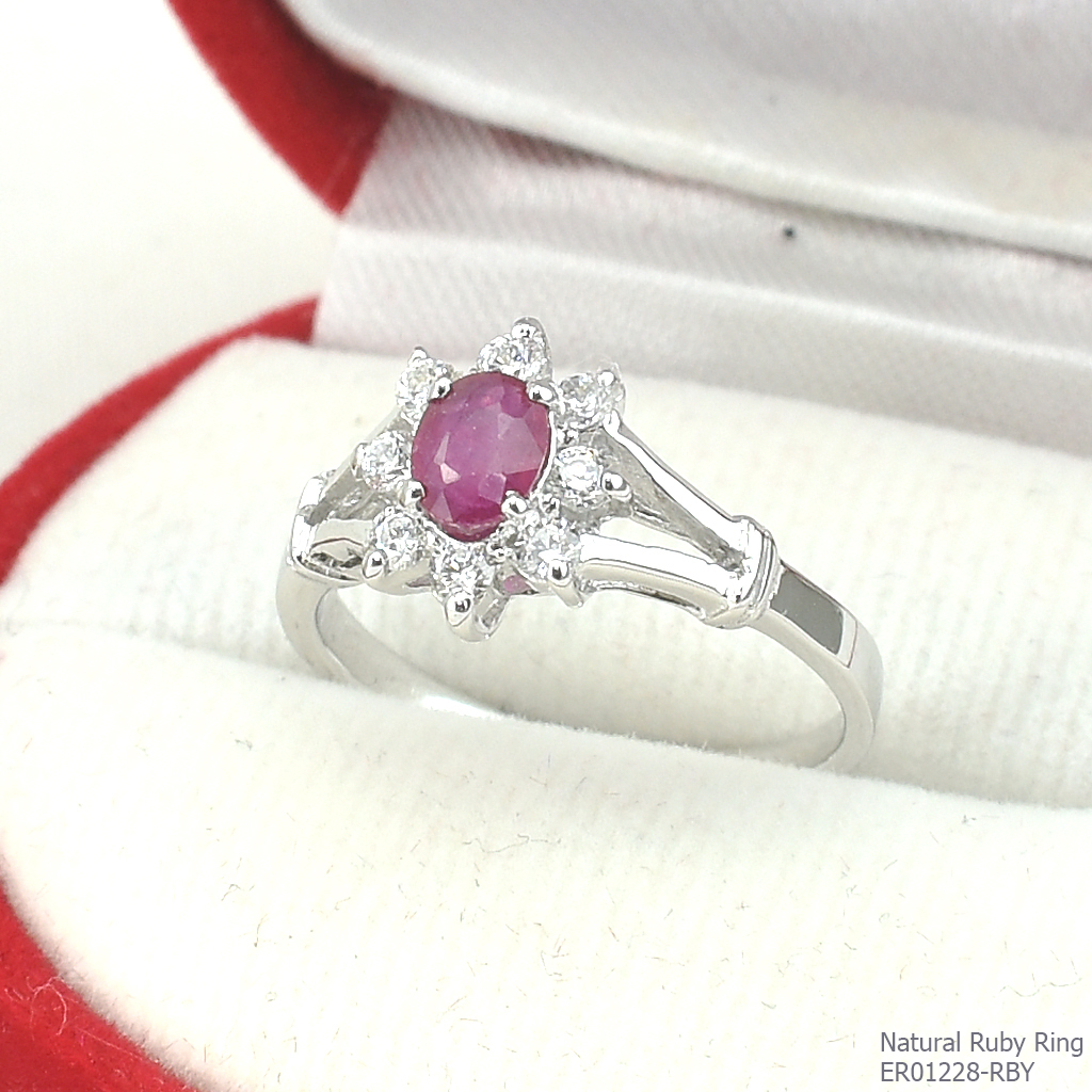 SKJewelryfactory แหวนทับทิมแท้ ล้อมเพชร ER01228-RBY