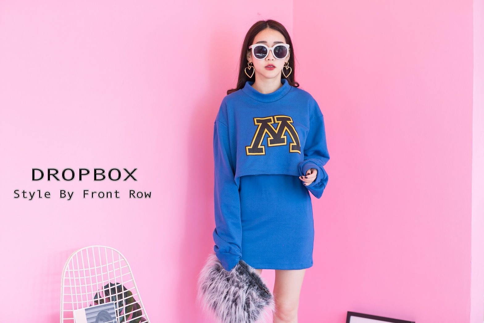 เสื้อผ้าเกาหลี พร้อมส่ง เสื้อครอปตัวMกับกระโปรงสั้น