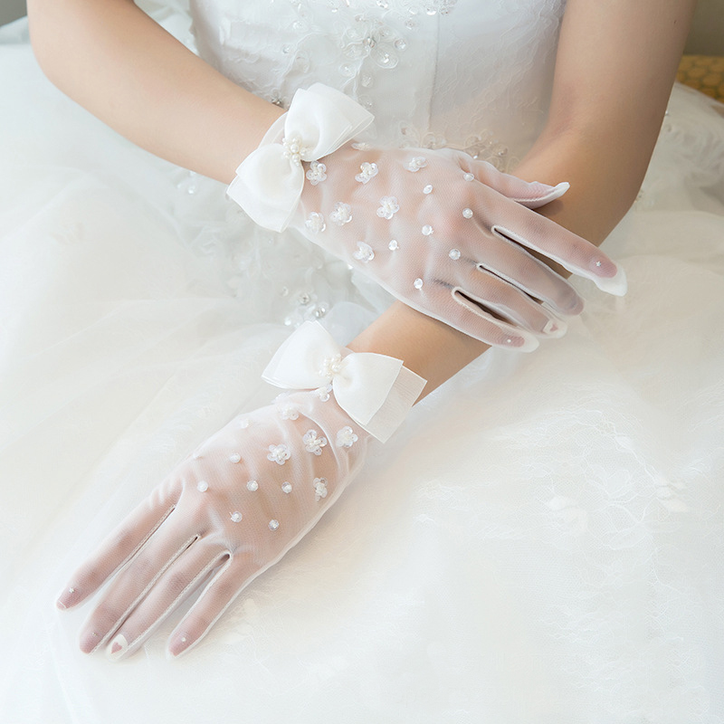 ถุงมือเจ้าสาวแบบสั้น ประดับโบว์ หลังมือติดมุกน่ารัก