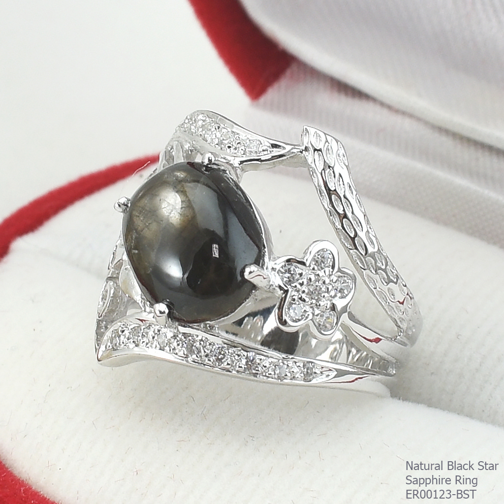 SKJewelryfactory แหวนเงินแท้ 92.5% ฝังพลอยสตาร์แซฟไฟร์แท้ สไตล์หรูหรา ER00123-BST