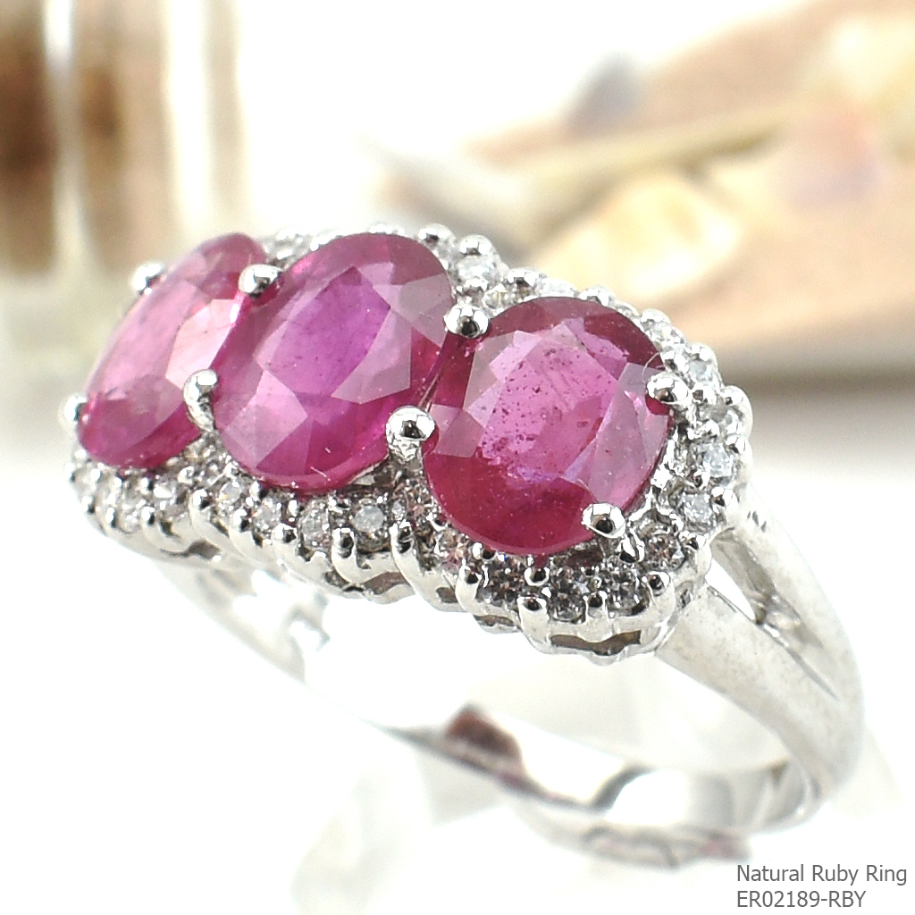 SKJewelryfactory แหวนเงินแท้ 92.5% ฝังพลอยทับทิมแท้ 3 เม็ด ประดับด้วยเพชร ER02189-RBY