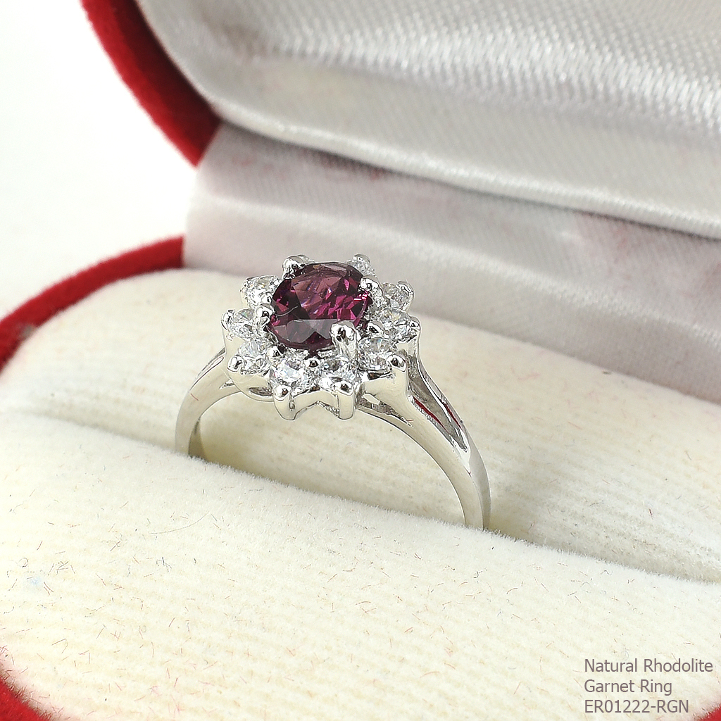 SKJewelryFactory แหวนพลอยโรโดไลท์ การ์เน็ตแท้ สีแดงอมม่วง พลอยสวย น้ำใส ล้อมเพชร ER01222-RGN