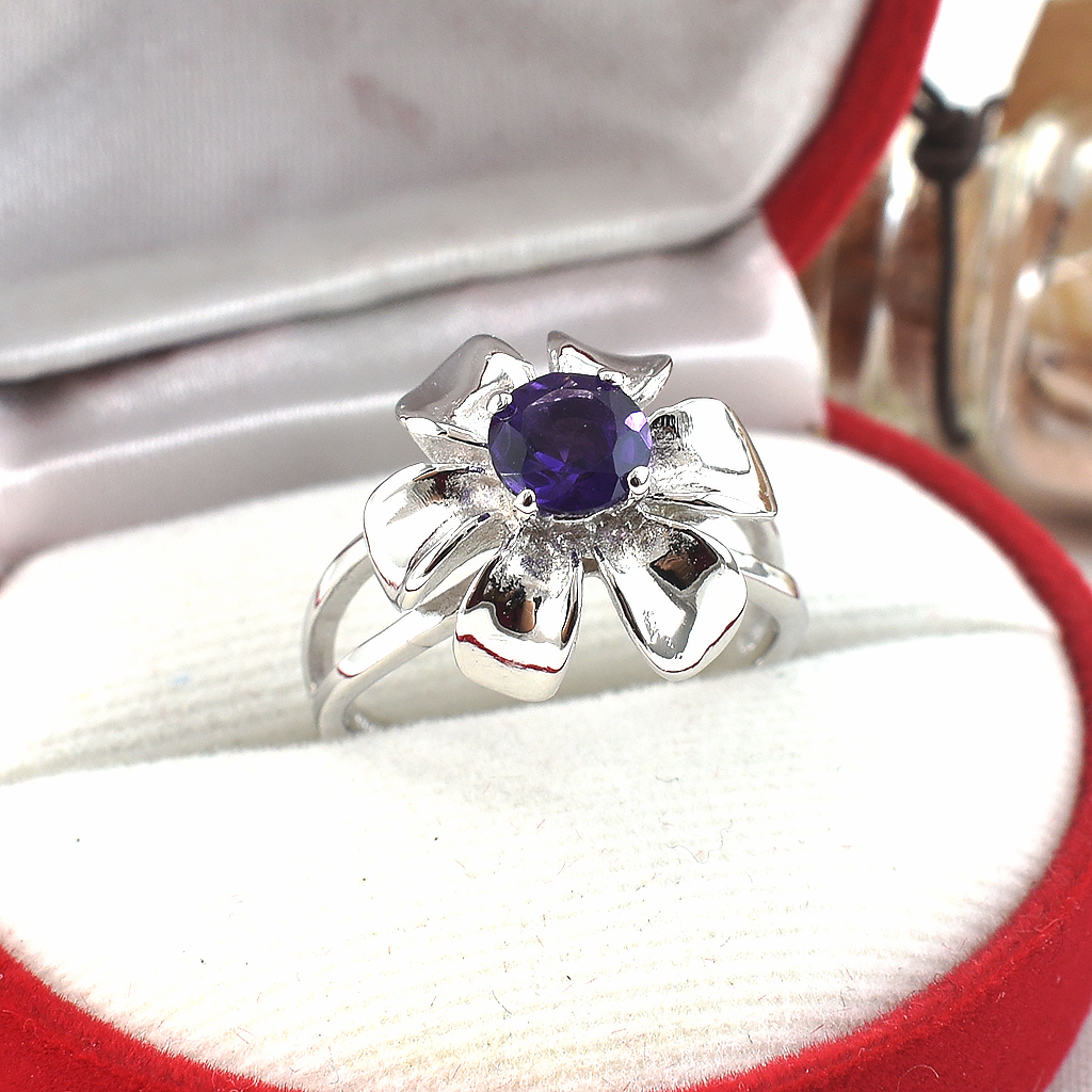 SKJewelryFactory แหวนดอกไม้แอมิทิสต์แท้ สีม่วงเข้ม น่ารักมาก ER02394-AMT