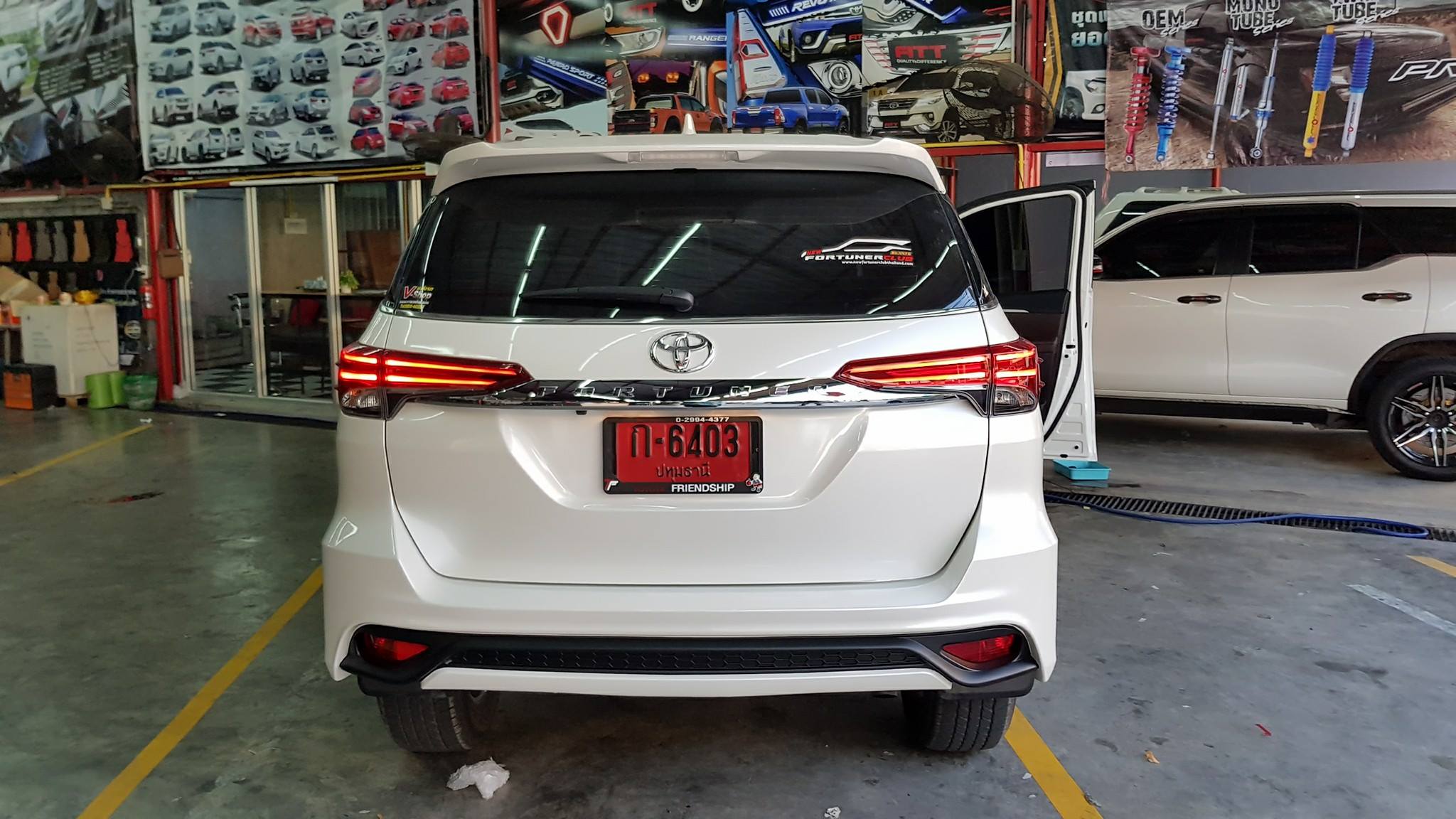 รับแปลงโฉม New Fortuner ตัวธรรมดาเป็น TRD ด้วยอะไหล่ใหม่ แท้ ทั้งหมด ราคา CALL.