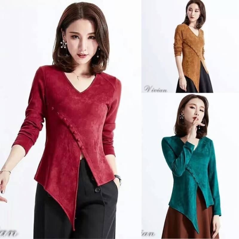 เสื้อเกาหลี พร้อมส่ง เสื้อคอวี ปาดหน้าประดับกระดุมไขว้