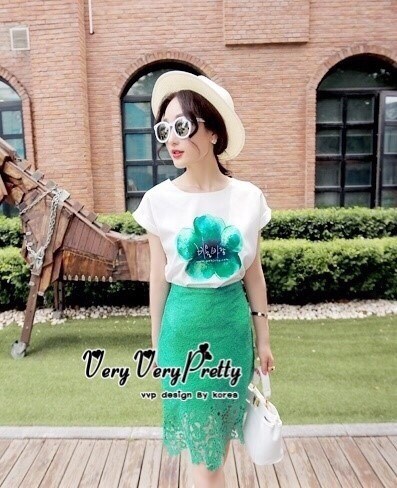 พร้อมส่ง ชุดเซตเสื้อขาวกับกระโปรงลูกไม้สีเขียว