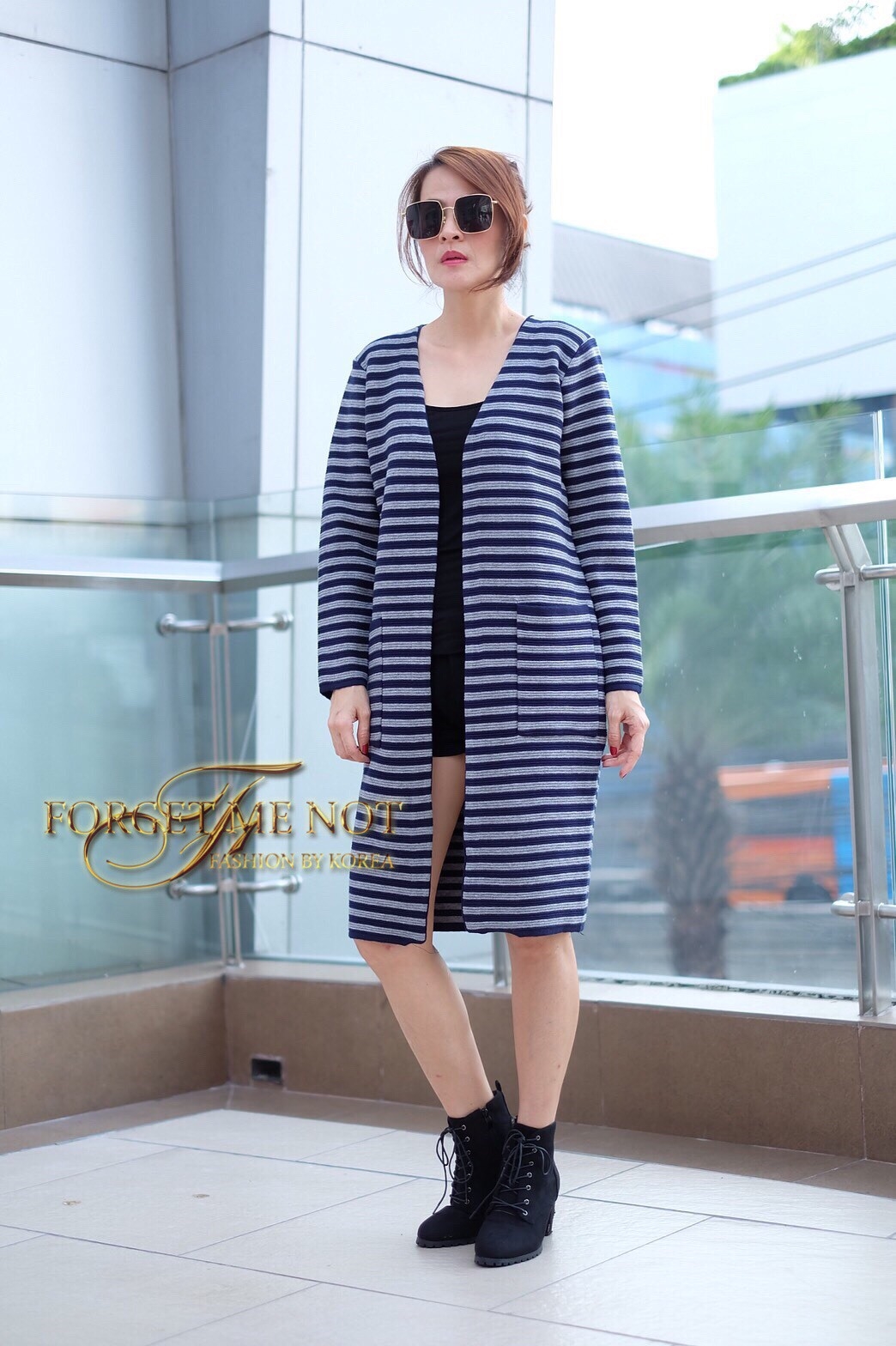 เสื้อผ้าเกาหลี พร้อมส่ง เสื้อคลุมไหมพรม ลายขวาง