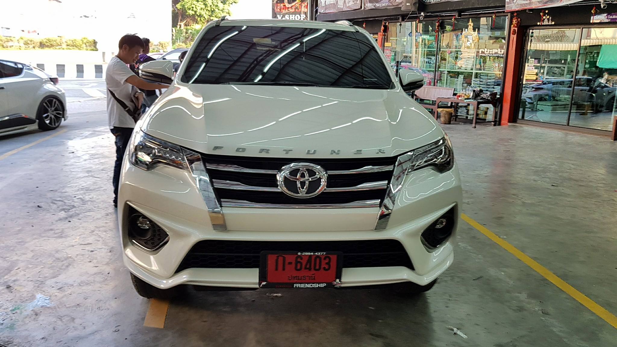 รับแปลงโฉม New Fortuner ตัวธรรมดาเป็น TRD ด้วยอะไหล่ใหม่ แท้ ทั้งหมด ราคา CALL.