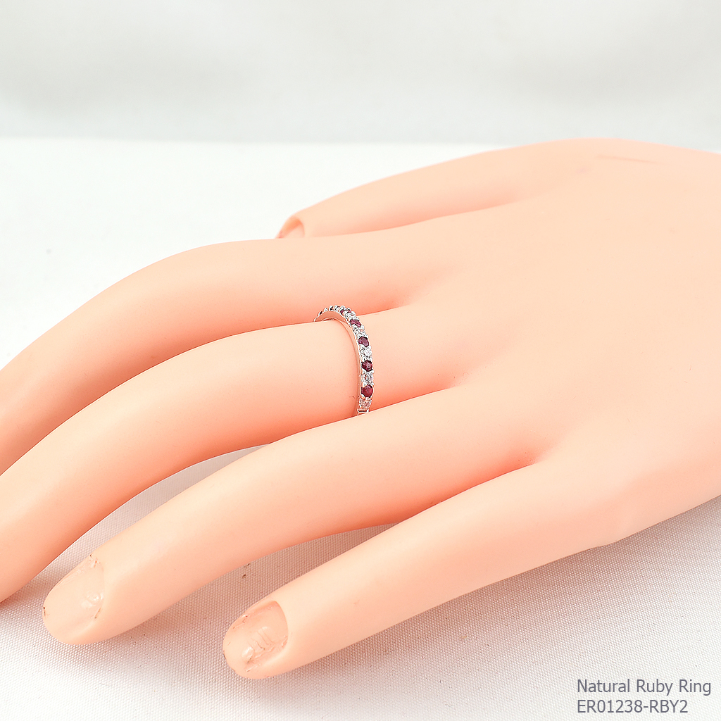 SKJewelryfactory แหวนเงินแท้ 92.5% ฝังพลอยทับทิมแท้ สไตล์เรียบหรู ER01238-RBY2