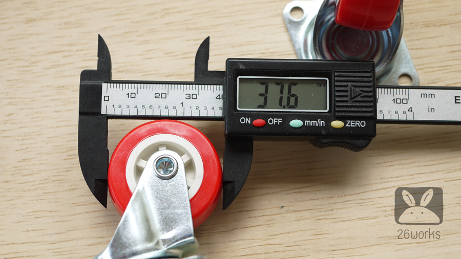 ล้อ สีแดง 1.5 นิ้ว ชุดละ 4 ตัว