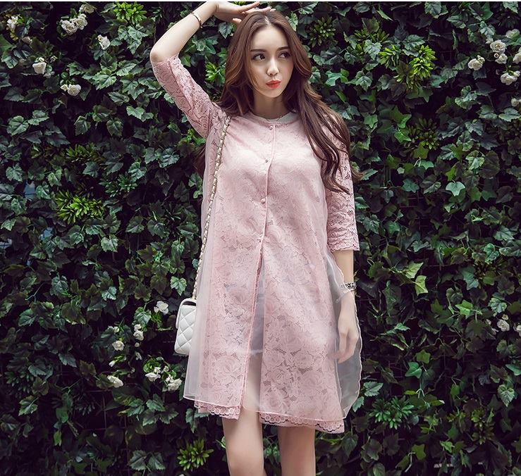 พร้อมส่ง เสื้อคลุมตัวยาว ผ้าลูกไม้เนื้อดีสีชมพูตุ่น