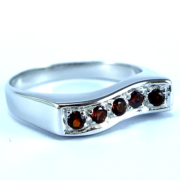 SKJewelryFactory แหวนเเถวโกเมนแท้ แหวนเงินแท้ 92.5% ฝังพลอยโกเมนแท้ ER02092-GAN