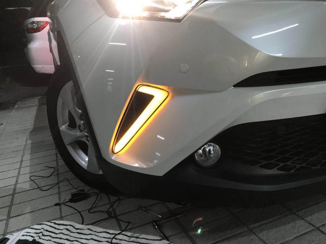 CH-R ไฟ DRL พร้อมไฟเลี้่ยวในตัว ปั๊กตรงรุ่น ไม่ตัดต่อสายไฟ ไม่บัดกรี ประกันไม่ขาด