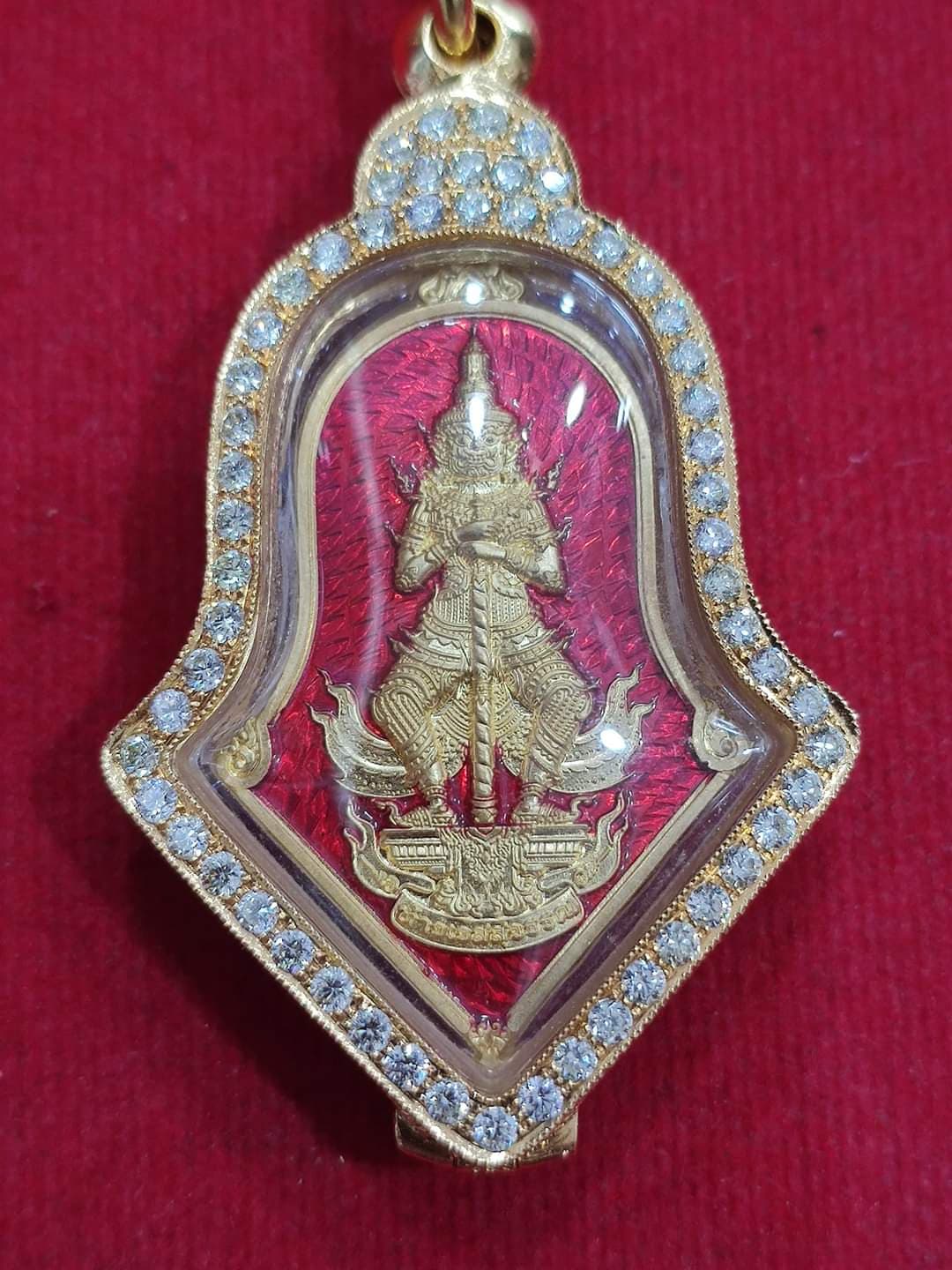 ท้าวเวสสุวรรณเนื้อทองคำเลข 186 พร้อมตลับทองคำฝังเพชรแท้ 1 ใบ