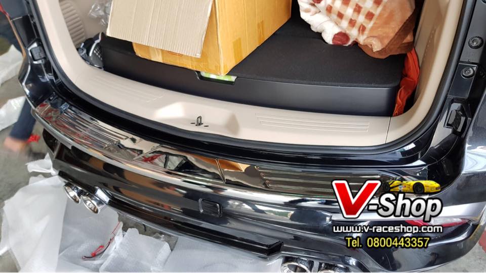 กันรอยท้าย Mu-x 2017 โครเมี่ยม / เคฟล่า 1,800.-