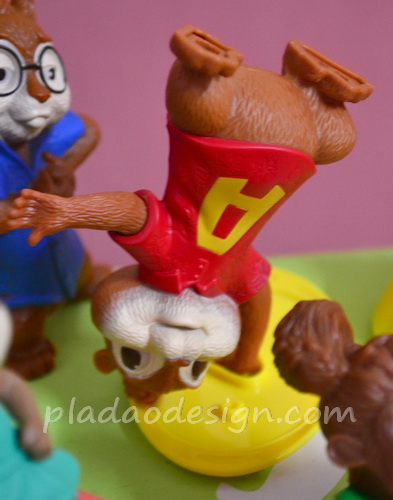 2012 McDonald's แมคโดนัลด์ ของเล่น ของสะสม Alvin and The Chipmunks 3 ออกเมื่อ มีนา 55 อยู่ในแพ็คค่ะ MIP