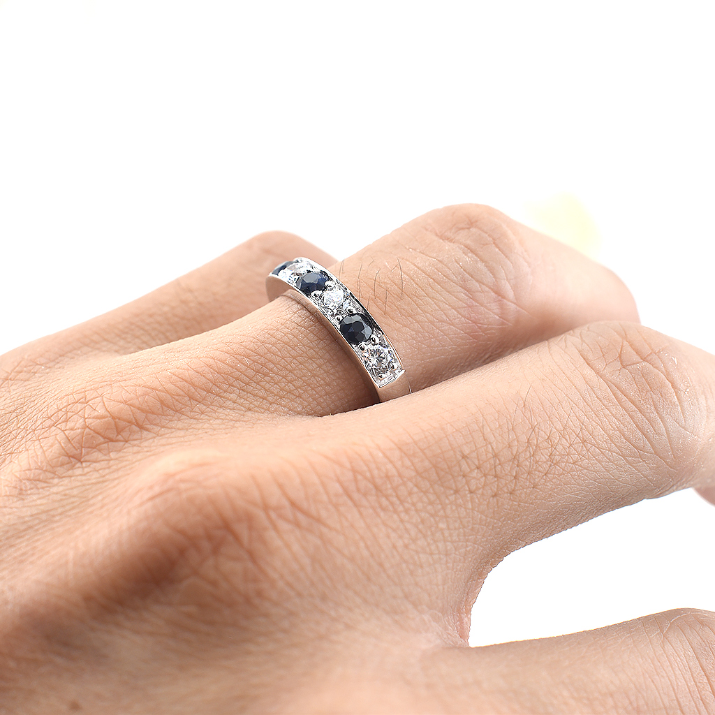 SKJewelryfactory แหวนเงินแท้ 92.5% ฝังพลอยไพลินแท้ สลับเพชร ER01835-BSA