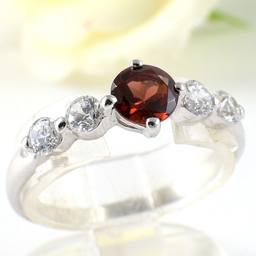 SKJewelryFactory แหวนโกเมนแท้ สไตล์แหวนชูยอด โดดเด่นมีเอกลักษณ์ ER00728-GAN