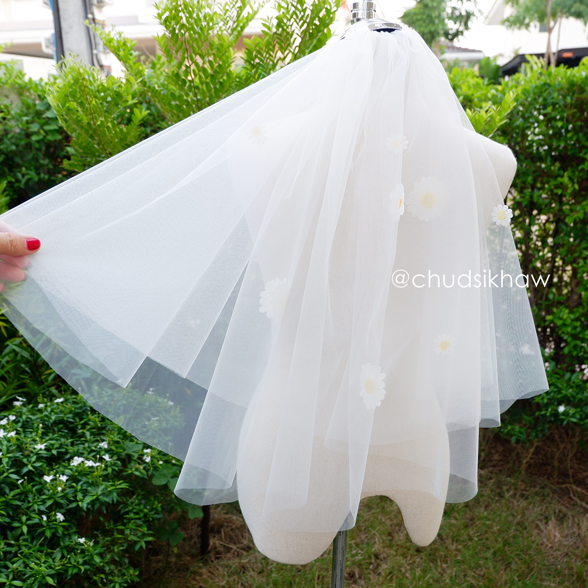 เวล Veil ติดดอกเดซี่น่ารัก ๆ ยาว 60 ซม. หวีสับสีทอง ผ้านิ่มสลวยเนื้อละเอียด