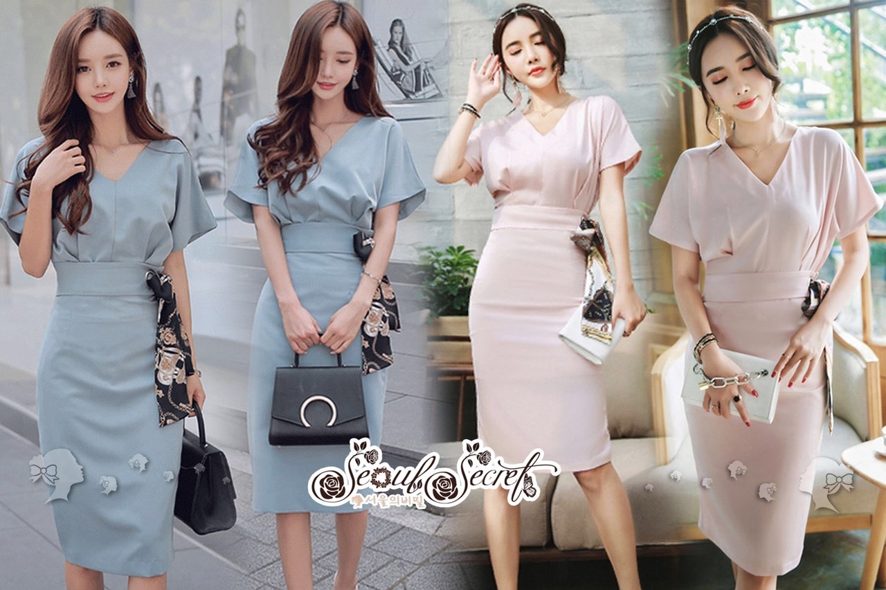 เสื้อผ้าเกาหลี พร้อมส่ง เสื้อครอป กับ กระโปรงทรงสอบ