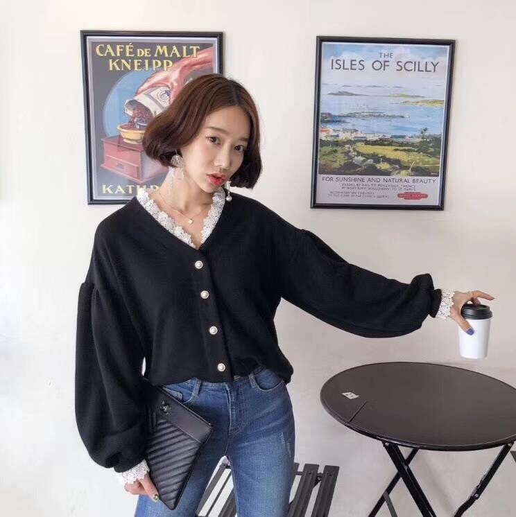 เสื้อเกาหลี พร้อมส่ง เสื้อคลุม ปลายแขนลูกไม้