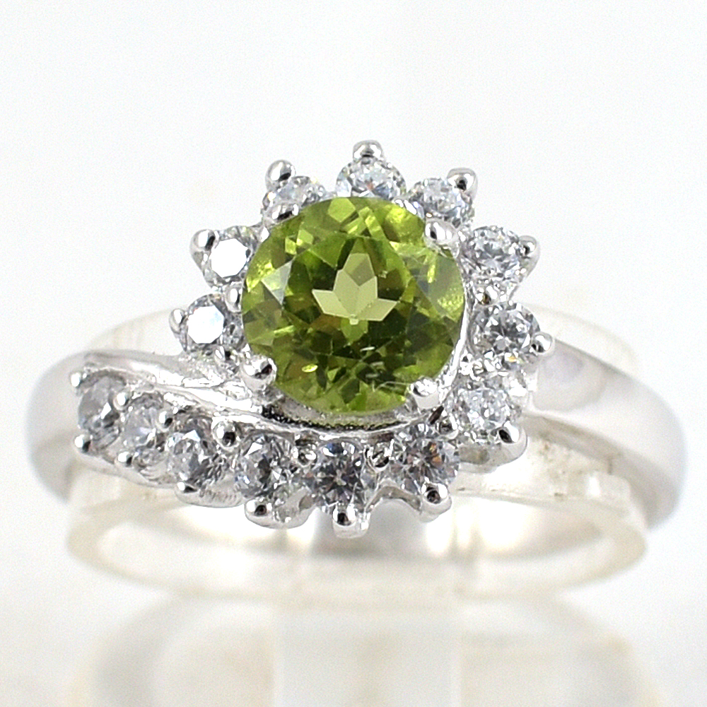 SKJewelryfactory แหวนเงินแท้ ฝังพลอยเพอริดอทแท้ล้อมเพชร ER01643-PDT