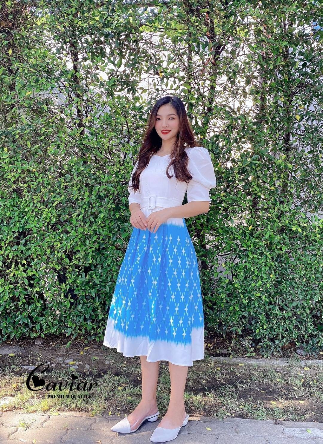 ชุดเดรสแฟชั่น พร้อมส่ง เดรสลายไทย สวยหรู