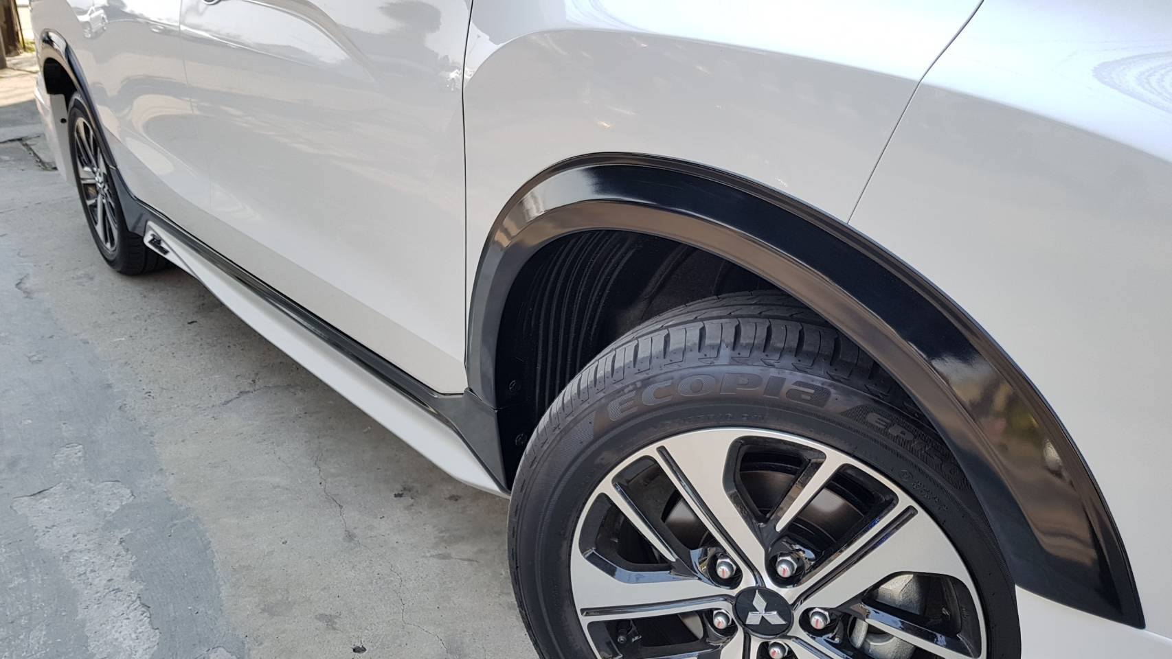 ชุดแต่ง Xpander ทรง Tihum ชุดเต็มพร้อมคิ้วล้อ 8ชิ้น