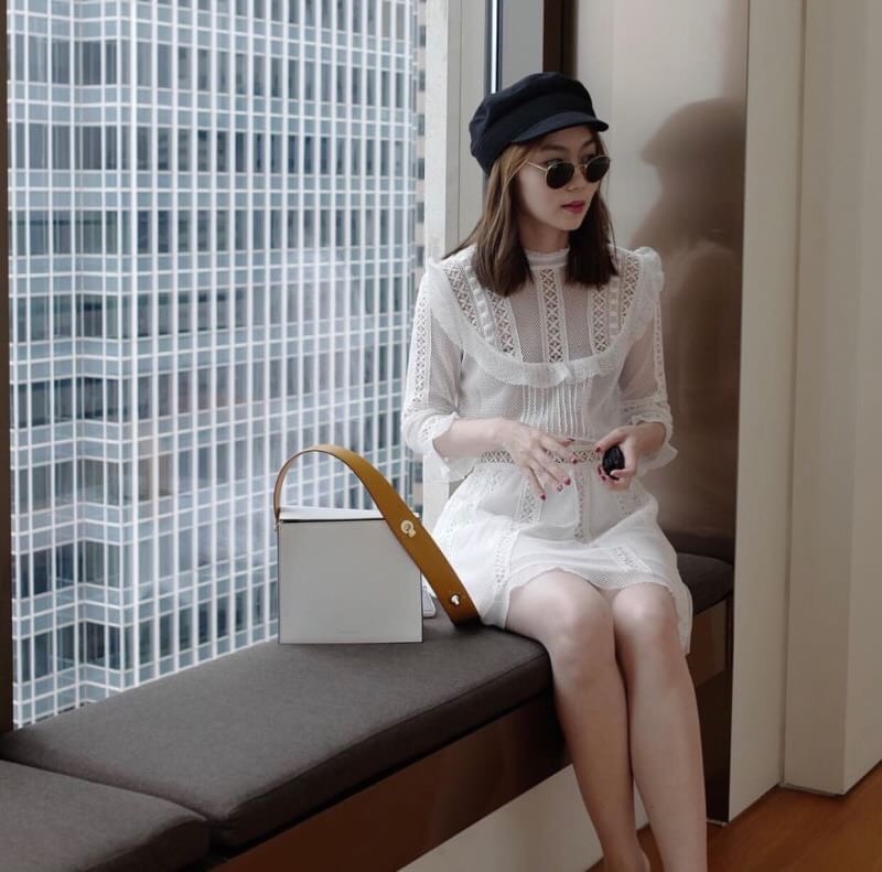 เดรสแฟชั่น พร้อมส่ง Dress สั้น คอกลมแขนสองส่วน