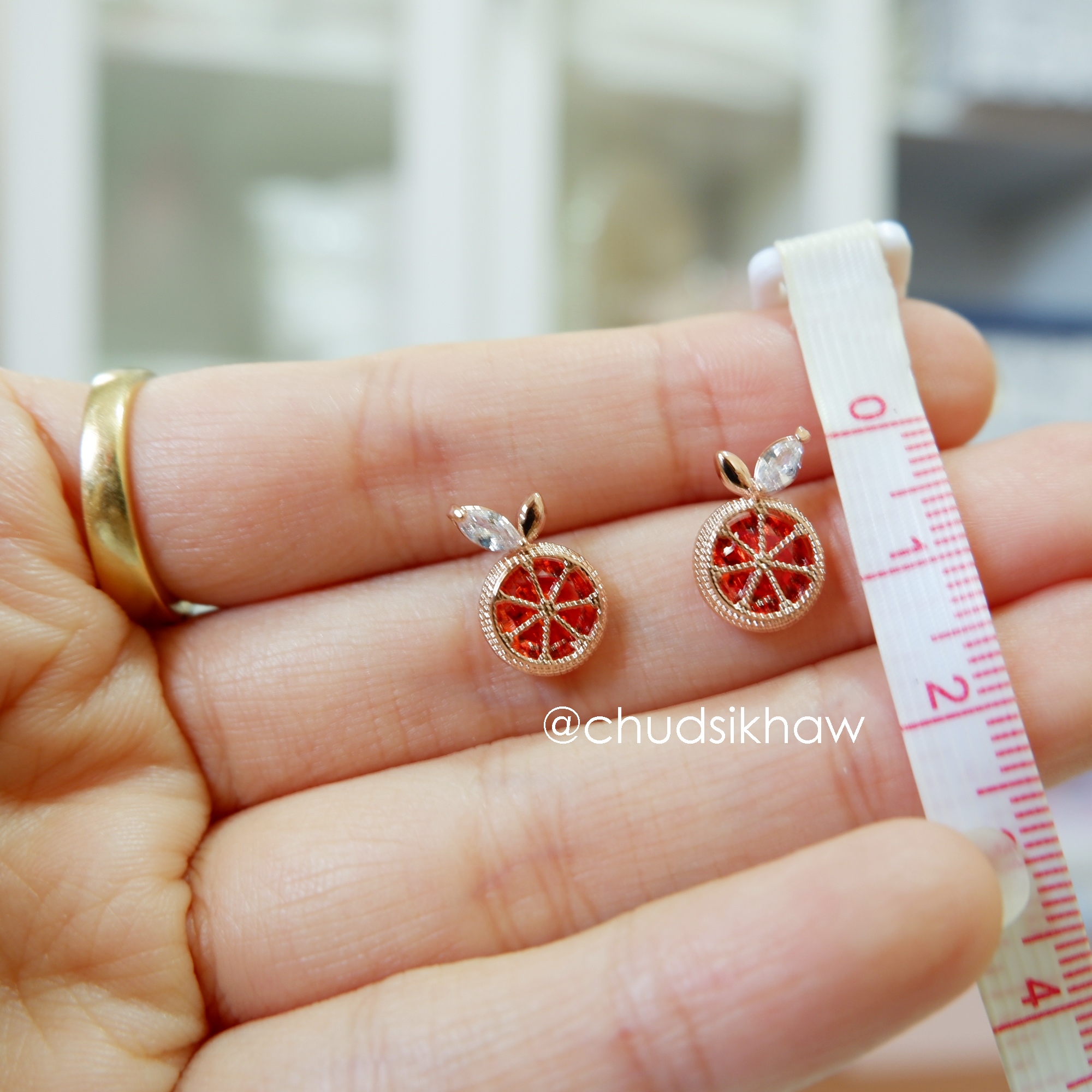 ต่างหูหลายแบบน่ารัก เล่นไฟ มุกแวววาว สวย ราคา 190 - 350 บาท