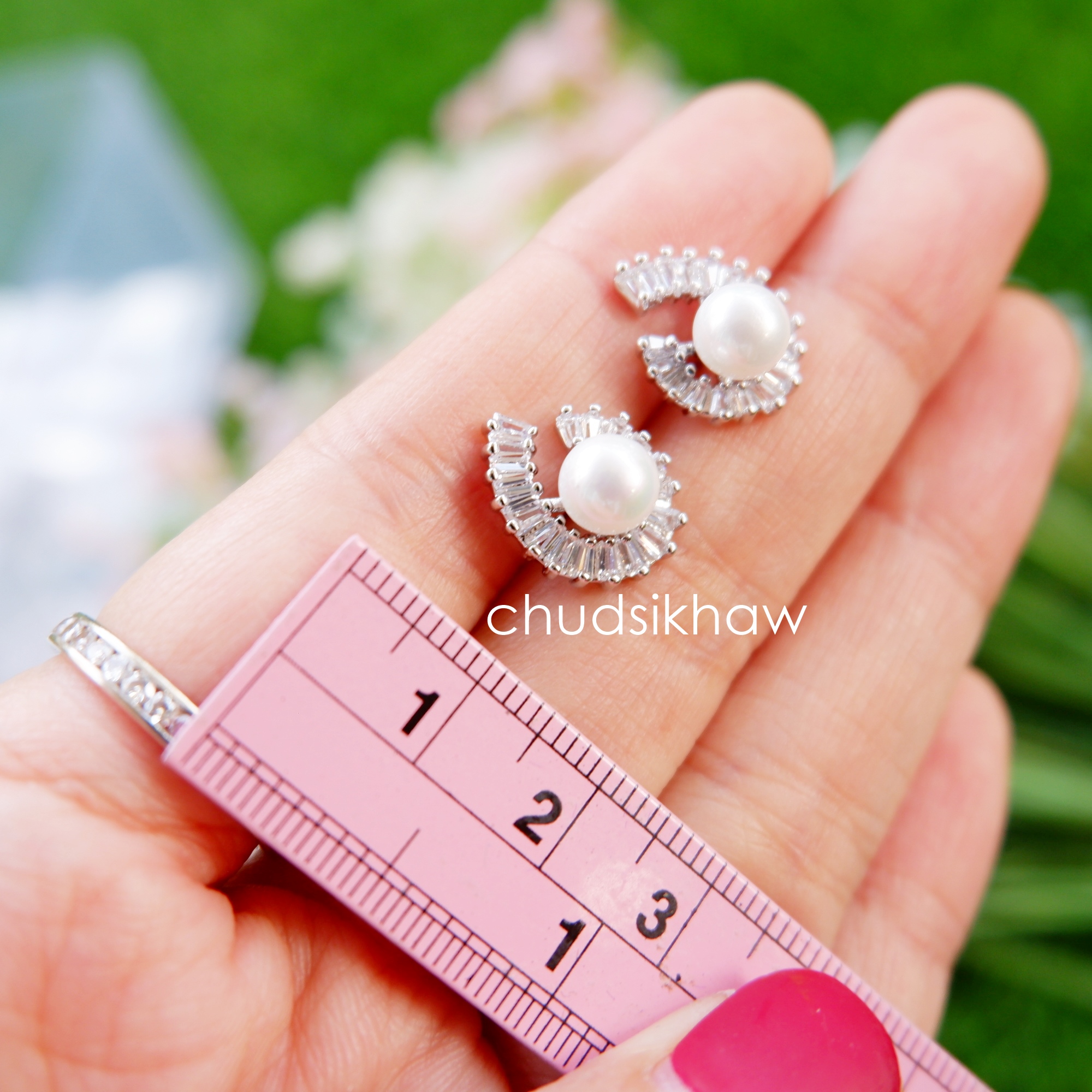 ต่างหูหลายแบบหลายสไตล์ เล่นไฟสุดๆ ต่างหูเพชรเล่นไฟ