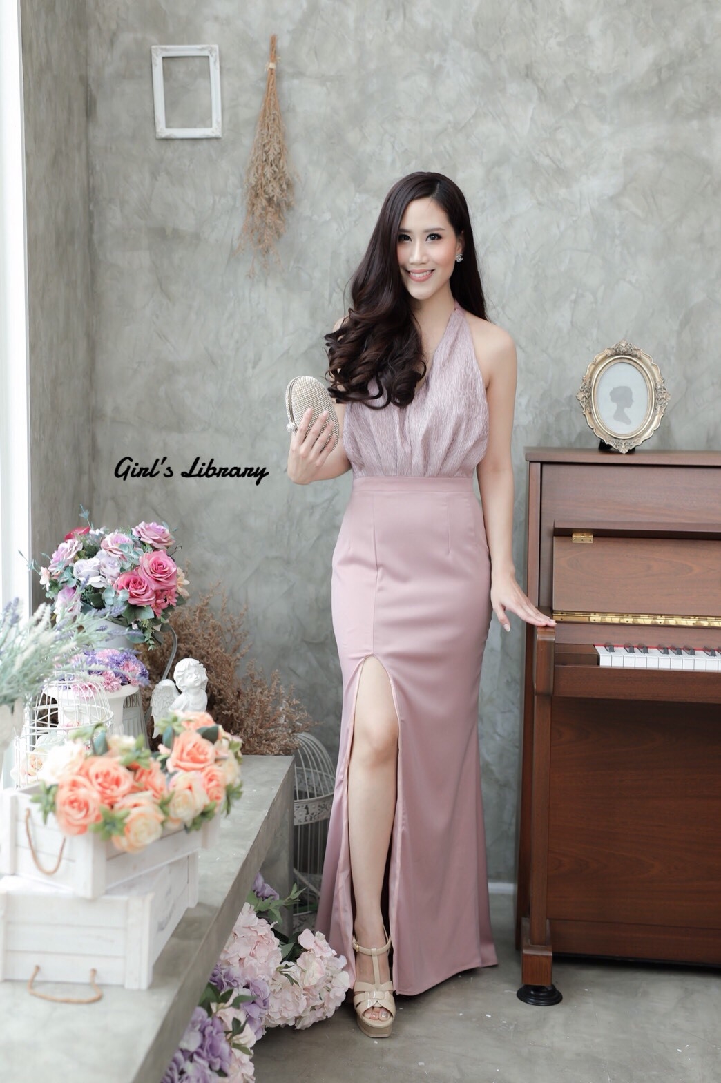ชุดเดรสเกาหลี พร้อมส่ง Maxi คอวีโบว์หลัง