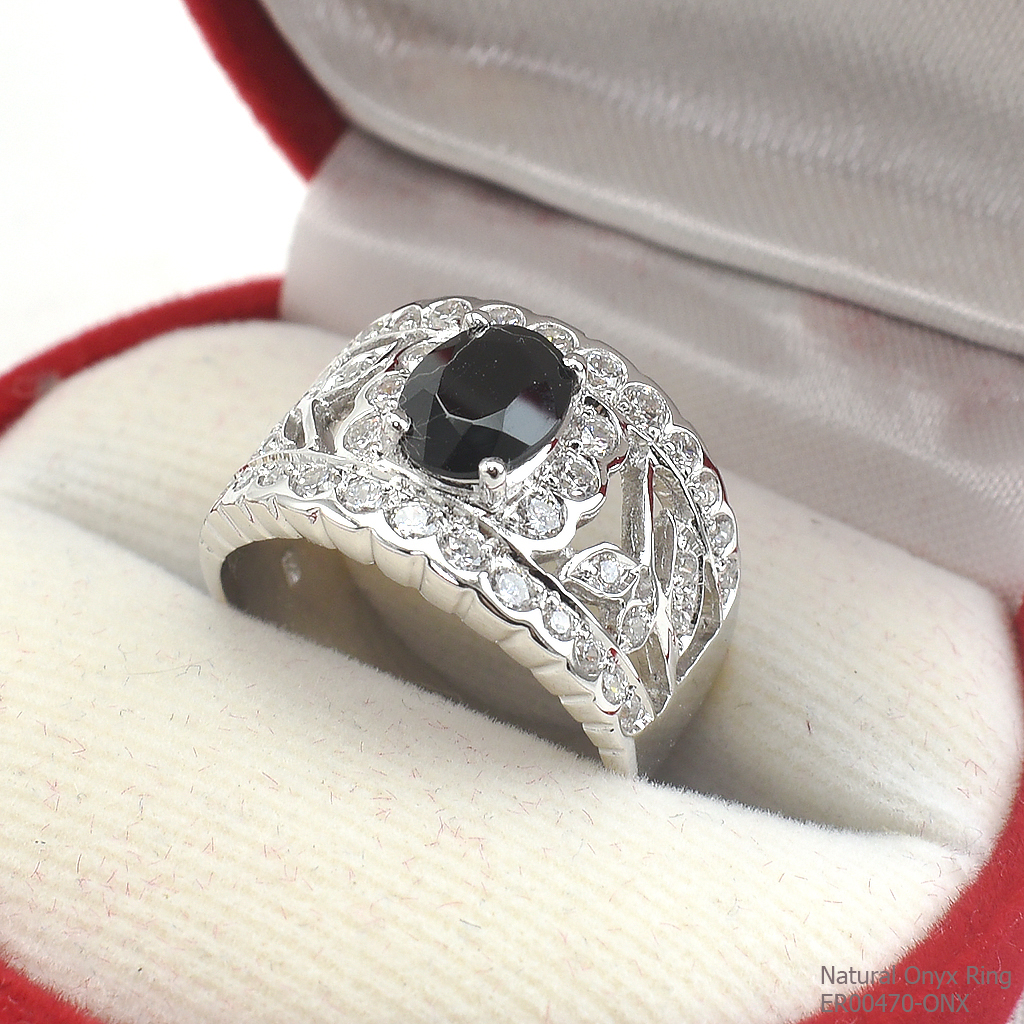 SKJewelryFactory แหวนนิลแท้ ทรงนี้เหมาะมากที่ใส่นิ้วกลาง ตัวเรือนแข็งแรง ทำจากวัสดุเงินแท้ ER00470-ONX