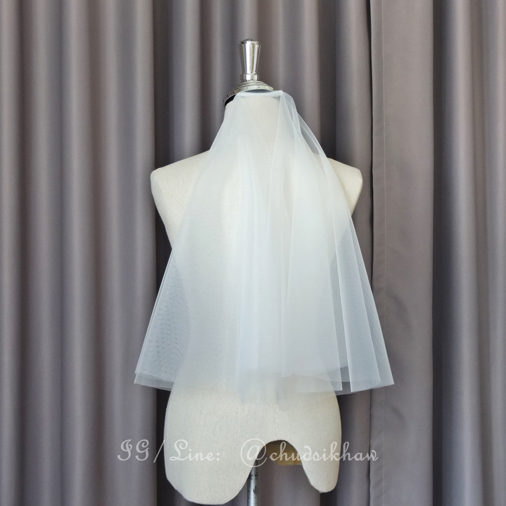 ผ้าคลุมเจ้าสาวสีขาวนวล ยาว 55-60 cm. Minimal Veil (คลุมหน้าได้)