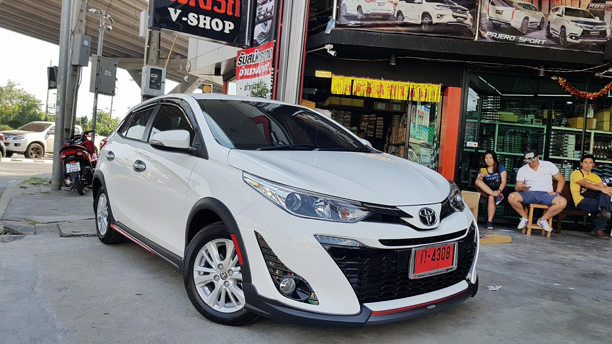 ชุดแต่ง New Yaris 2018 ST พร้อมคิ้วล้อ