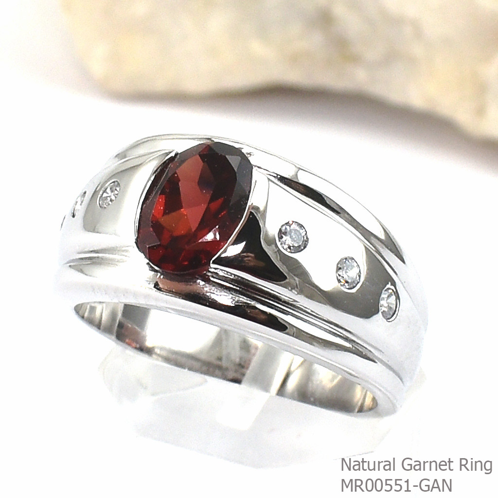 SKJewelryFactory แหวนชายพลอยโกเมนแท้ สไตล์เรียบๆ เหมาะใส่ติดนิ้ว MR00551-GAN