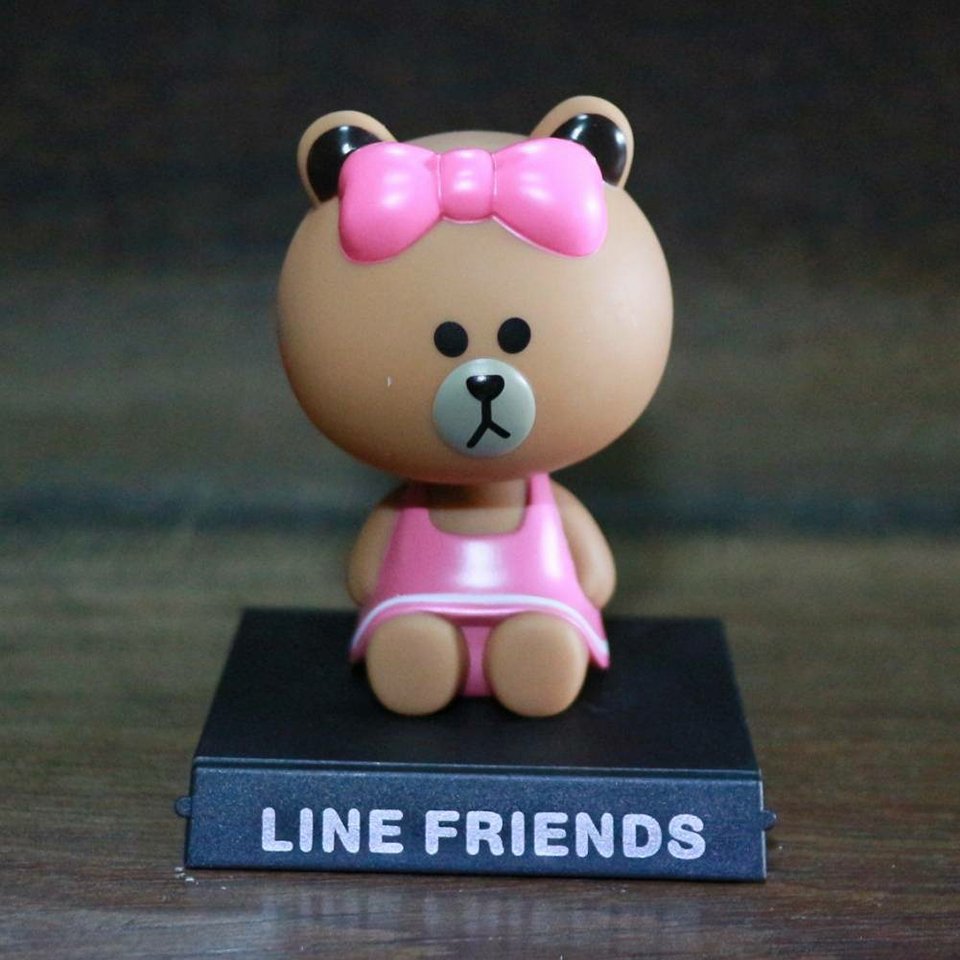 GC015 ตุ๊กตาส่ายหัว หมีบราวน์ วางในรถยนต์ หรือ ตู้โชว์ สวย น่ารัก ตรงฐานสามารถเลื่อนออกมาเพื่อวางมื่อถือได้ครับ