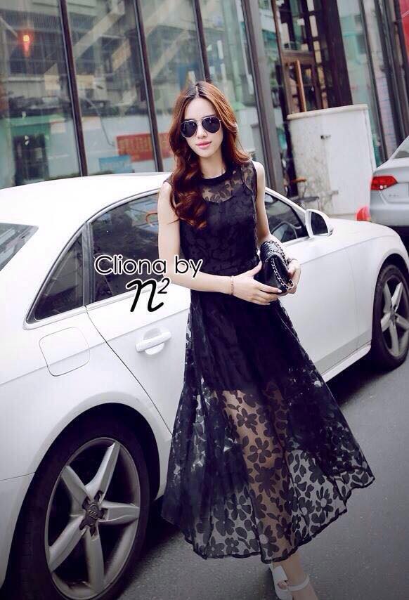 พร้อมส่ง Long Dress สีดำ ทรีทรู แต่งลายดอกไม้