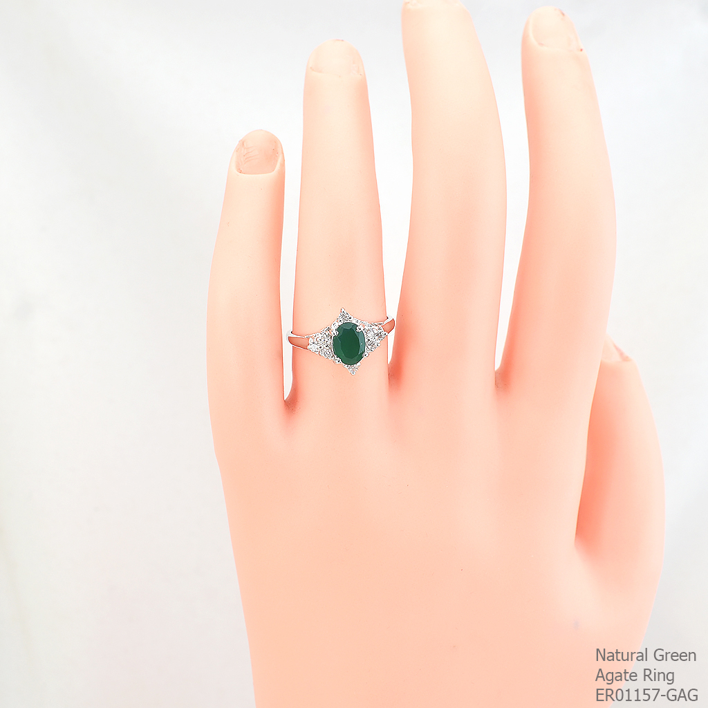 SKJewelryfactory แหวนพลอยกรีนอะเกทแท้ สีเขียวมรกตล้อมเพชร ER01157-GAG