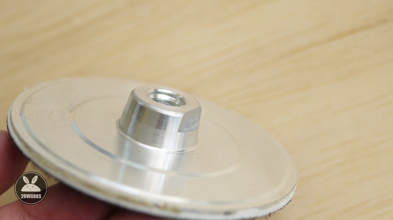 จานอลูมิเนียมจับกระดาษทรายกลม 3 นิ้ว โฟมบาง M10x1.5