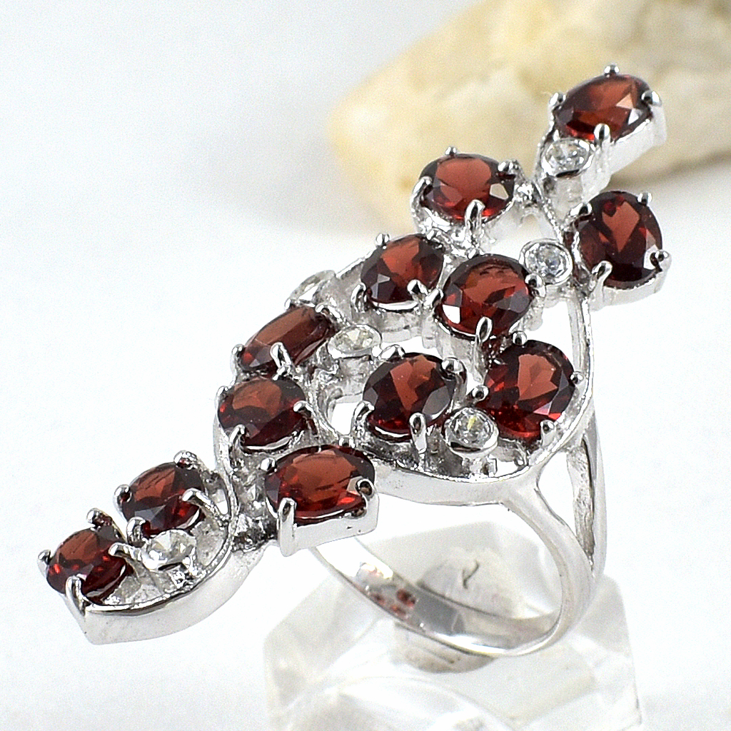 SKJewelryFactory แหวนพลอยโกเมนแท้ วงนี้เหมาะใส่นิ้วกลาง และนิ้วชี้ ดีไซน์สวยเก๋ ER01205-GAN