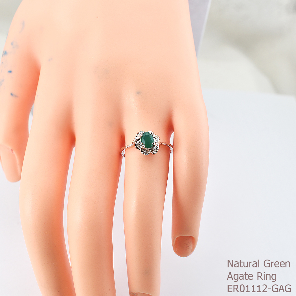 SKJewelryFactory แหวนเงินแท้ 92.5% ฝังพลอยกรีนอะเกทแท้ ล้อมเพชร ก้านแหวนเล็กใส่สบายนิ้ว ER01112-GAG