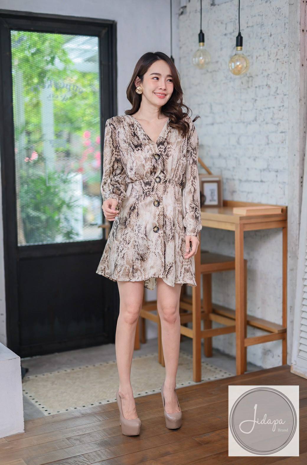 เดรสแฟชั่น พร้อมส่ง เดรสแฟชั่น ทรงสวยเนื้อผ้าอย่างดี